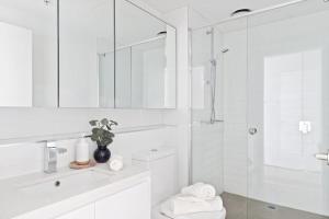 A Cozy Apt with City Views Near Crown Casino