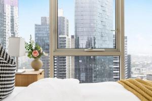 Comfy & Stylish 2BR Apt Next to Crown City Views