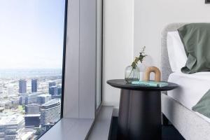 A 2BR Apt with Amazing City Views, FREE Parking