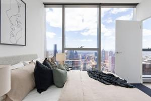 A 2BR Apt with Amazing City Views, FREE Parking