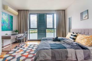Lux 3BR Suite Puteri Harbour Near Legoland & Hello Kitty with Water Views