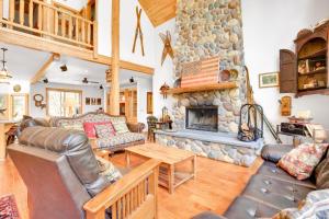 Peaceful Rhododendron Cabin with Fire Pit and Hot Tub!
