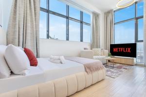 Holiday Studio in JVC 2408, Dubai