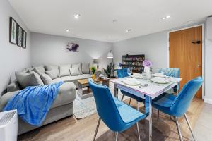 Contractor & Family Friendly, Central London Access, Mini Bar, AC