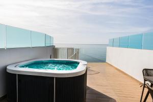 Panoramic Seaview Penthouse The Wave