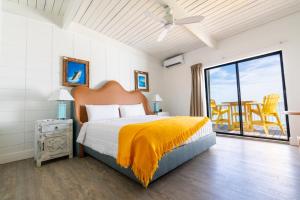 Edgewater Lodge