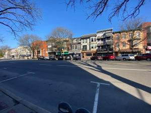 Apt in the heart of Main Street