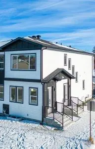 Emerald Suite with 2 beds - 10 minutes from downtown - Shepard