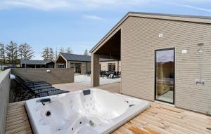 Awesome Home In Ålbæk With Wifi