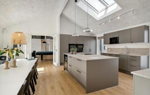 Awesome Home In Ålbæk With Wifi