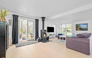 3 Bedroom Stunning Home In Højby