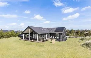 Gorgeous Home In Jerup With Sauna - Bratten Strand