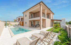 4 Bedroom Amazing Home In Vodnjan