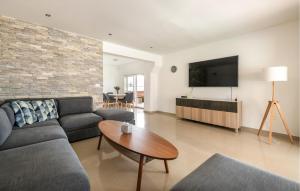 4 Bedroom Amazing Home In Vodnjan