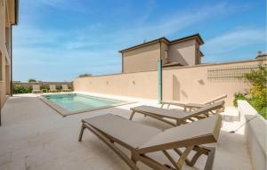 4 Bedroom Amazing Home In Vodnjan