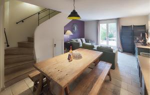 Nice Home In Saint-Laurent-De-La-Ca