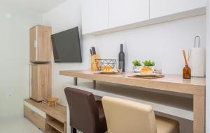 1 Bedroom Lovely Apartment In Crikvenica 