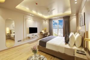 Saltstayz Premier - Near Golf Course Road & Sector 57