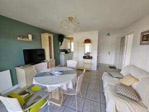 Appartement Centre-Ville Calme avec Balcon et Garage - Saint-Georges-de-Didonne - FR-1-550-73
