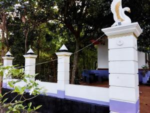 New Dinu Holiday Inn