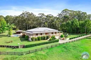 Aircabin - KANGY ANGY - Rural Retreat 4 Bedrooms - Berkeley Vale