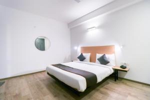 Super Townhouse Noida Sector 71 Near ISKCON Temple Noida