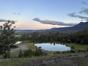 The Top Place Retreat - Quamby Brook