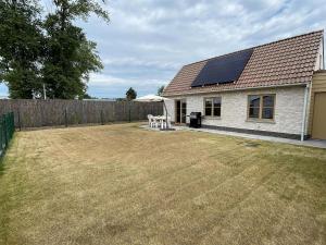 Charming polder house with garden