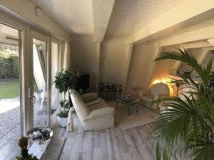 Frog Prince Modern retreat