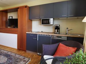 Country House Happiness