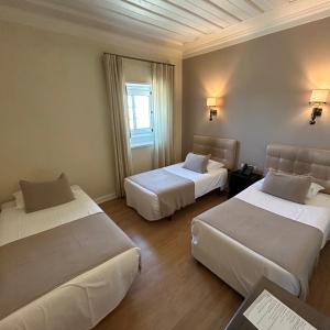 Triple Room room in Hotel Joao Padeiro