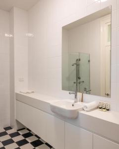Modern 1-Bed Studio near Tramsheds