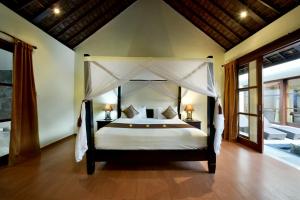 Three-Bedroom Private Pool Villa with Bathtub