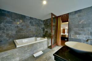 Three-Bedroom Private Pool Villa with Bathtub