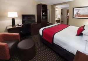 King Room room in Best Western Plus Ramkota Hotel