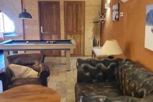 Chalets Chalet,14 p, 230m2,sauna,billard,source : photos des chambres