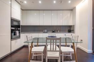 The Embassy Suite Devereux Residences near Battersea Power Station