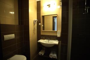 Double Room with Street View room in Hotel La Riva