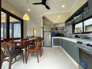 Hey Jude Bulabog Beachfront Residence