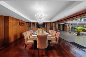 Luxury 4 pool Seaview 6 bedroom Villa on Surin Hill