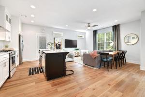 The Oakley - Near Lake Fayetteville