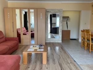 Calm island near the Danube Apartment - free parking