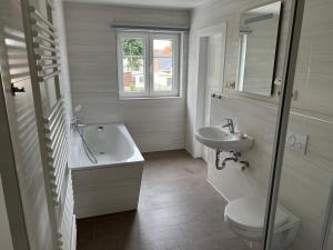 Ferienhaus Constanze Mücheln am Geiseltalsee für bis zu 6 Personen, Terrasse, Garage