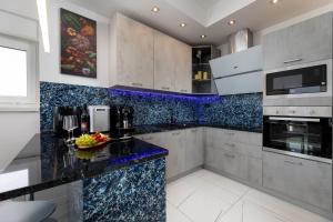 Penthouse Porat by EL-PI TOURS