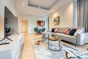 RH - Spacious chic apartment, Next to Dubai Mall