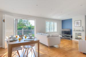 2 Studley Gardens