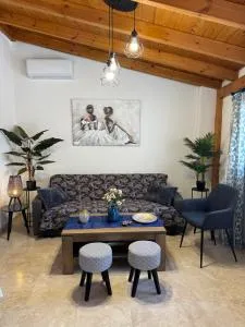 Alleyhouse 83 - Kremasti