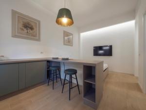 Xenia Apartments - Renovated studio in Navigli area