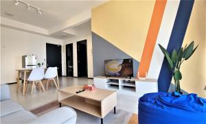 Cityscape Suite, 4 to 5 Pax at Urban Suites Georgetown by SuperStay