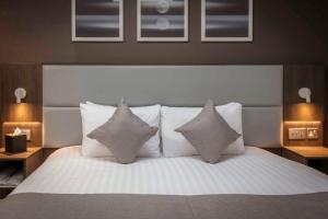 Junior Suite with Double Bed room in Best Western Plus Vauxhall Hotel